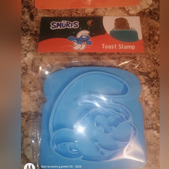 Smurfs kitchen set includes brand new - Picture 2 of 6